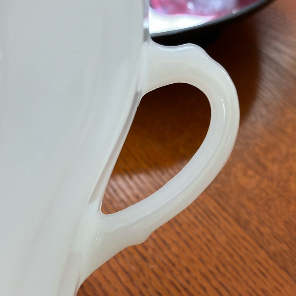 VINTAGE FIRE KING ANCHOR HOCKING SWIRL MILK GLASS 22K EDGE SUGAR BOWL WITH LID - Picture 8 of 9